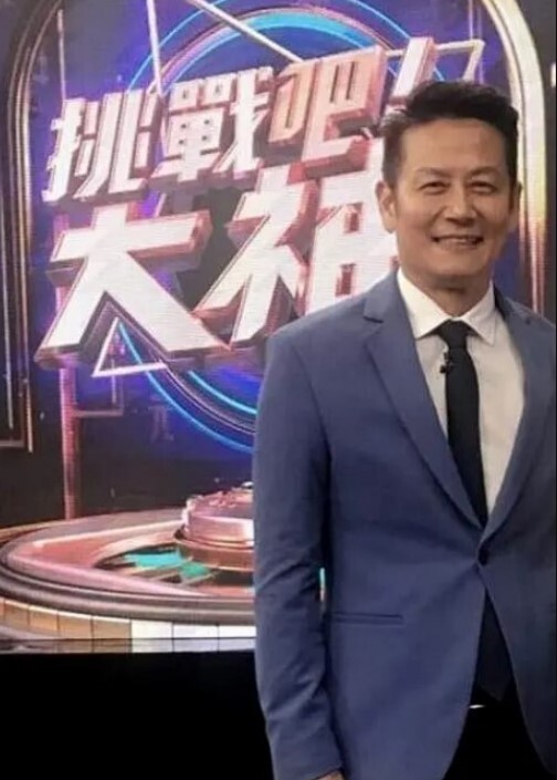 南韩完美身材极品女网红最新精油按摩自拍福利 - 恋足癖